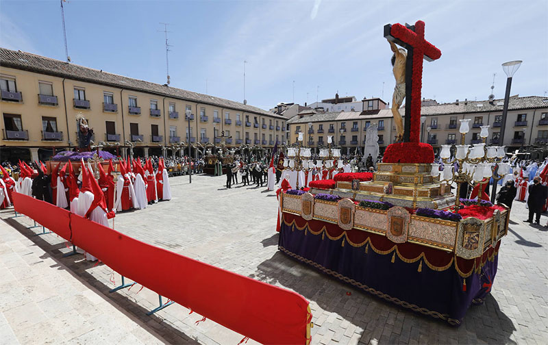 El Cristo de la Misericordia encuentra el Indulto en las calles de Palencia