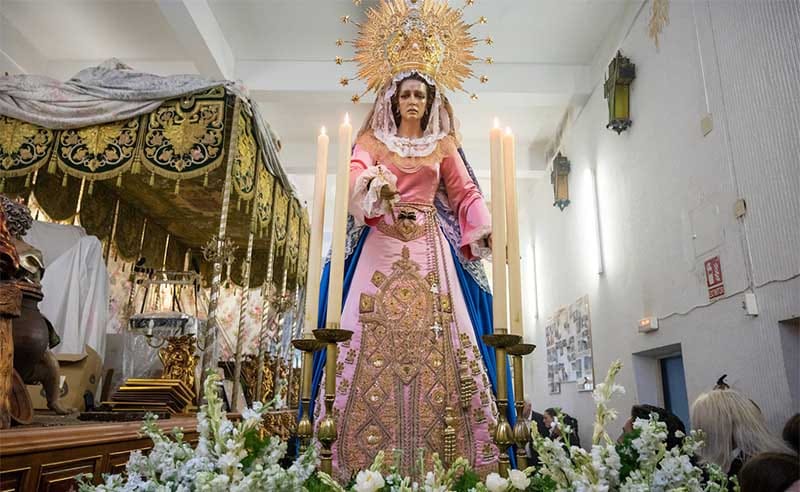 La imagen de la Vera Cruz de Palencia cumple 25 años y luce un nuevo traje