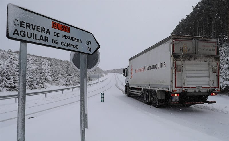 Guardo y Velilla movilizan siete quitanieves