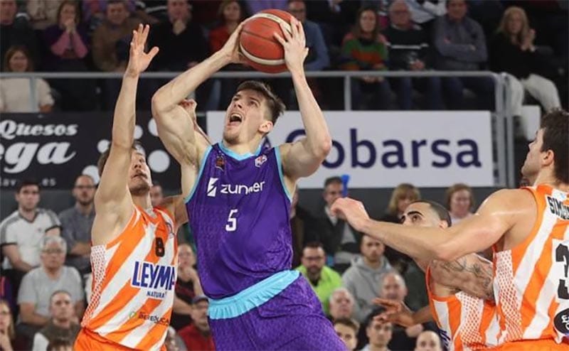 «Sería una ‘pasada’ levantar un título con este club, en el que me siento tan feliz»