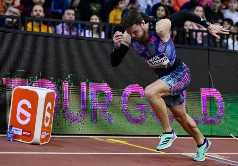 Óscar Husillos arrolla en el 400m de Gandía